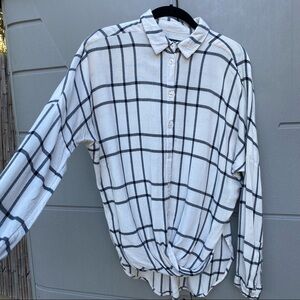 BDG plaid twist front button down flannel XS